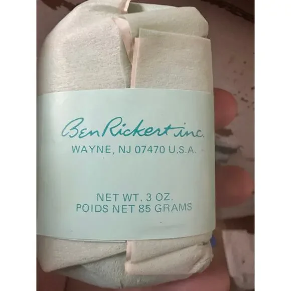 NOS RARE Ben Rickert Benandre Soap in Travel Case 3 oz - Picture 3 of 3